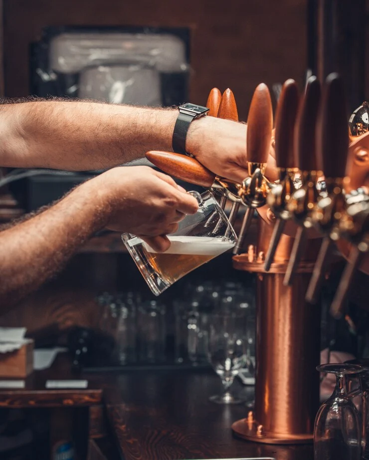 cerveja-filtrada-com-espuma_140725-952
